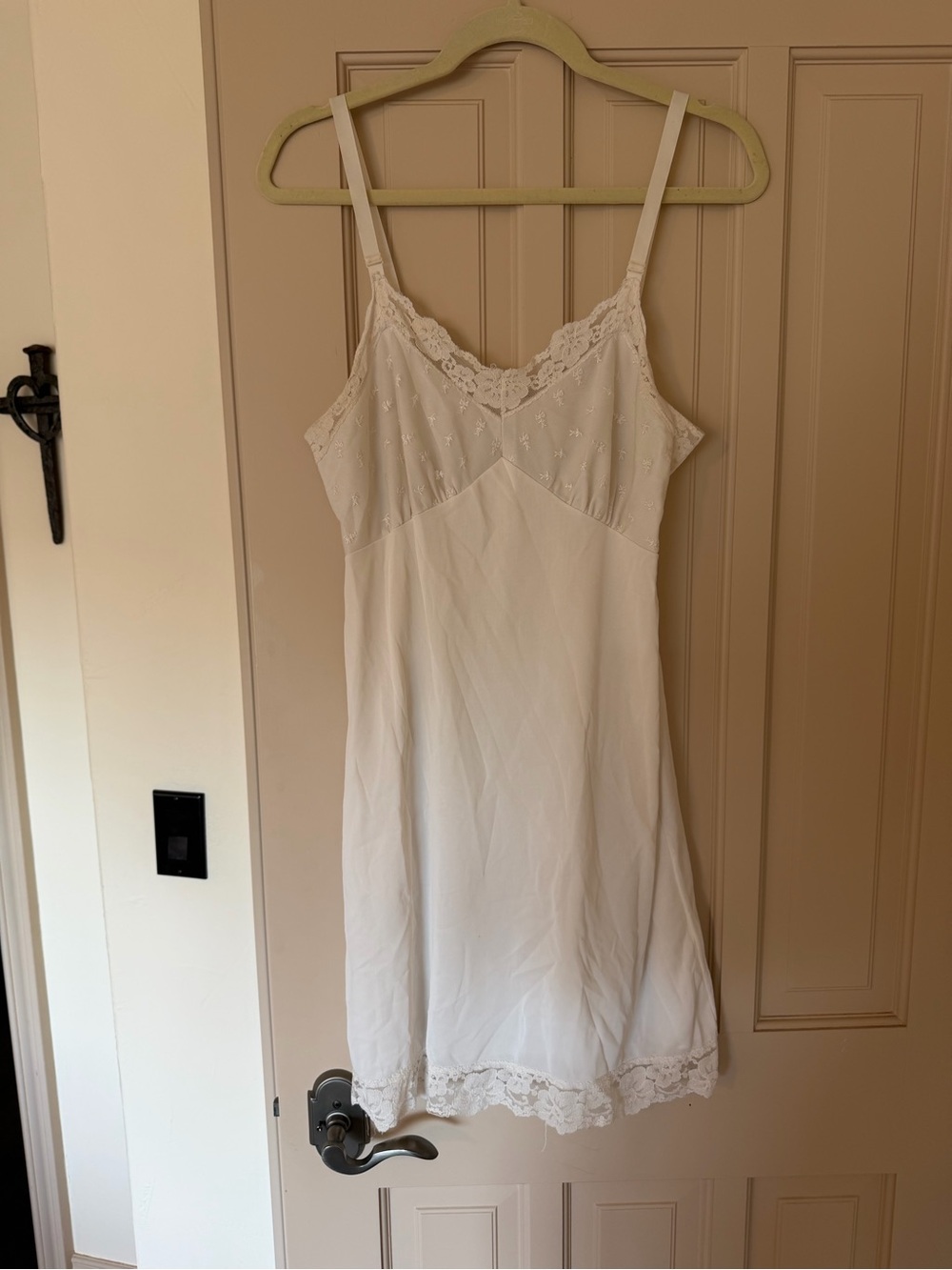 Vintage Cream Lace-Trim Slip - Picture 2 of 6